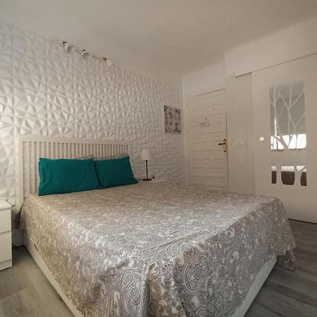 Apartamento Una Habitacion Supercentrico ตอร์เรโมลิโนส ภายนอก รูปภาพ