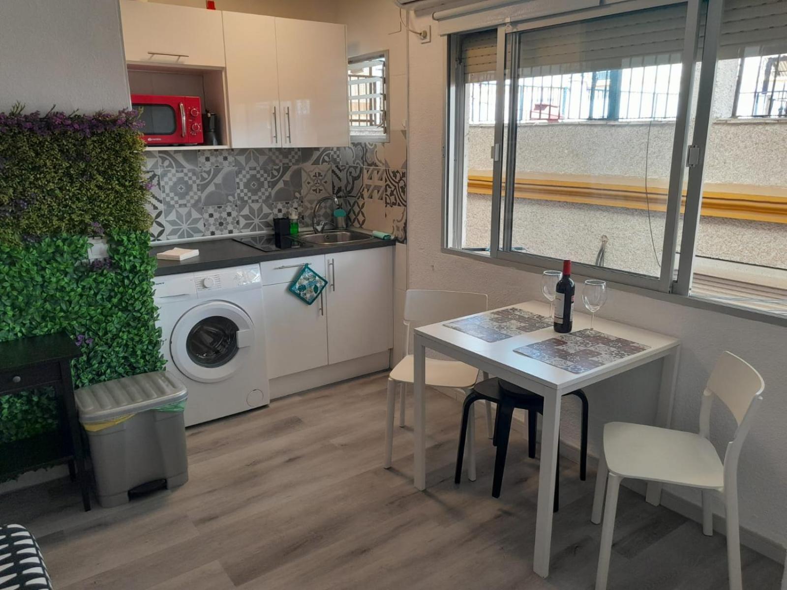 Apartamento Una Habitacion Supercentrico ตอร์เรโมลิโนส ภายนอก รูปภาพ